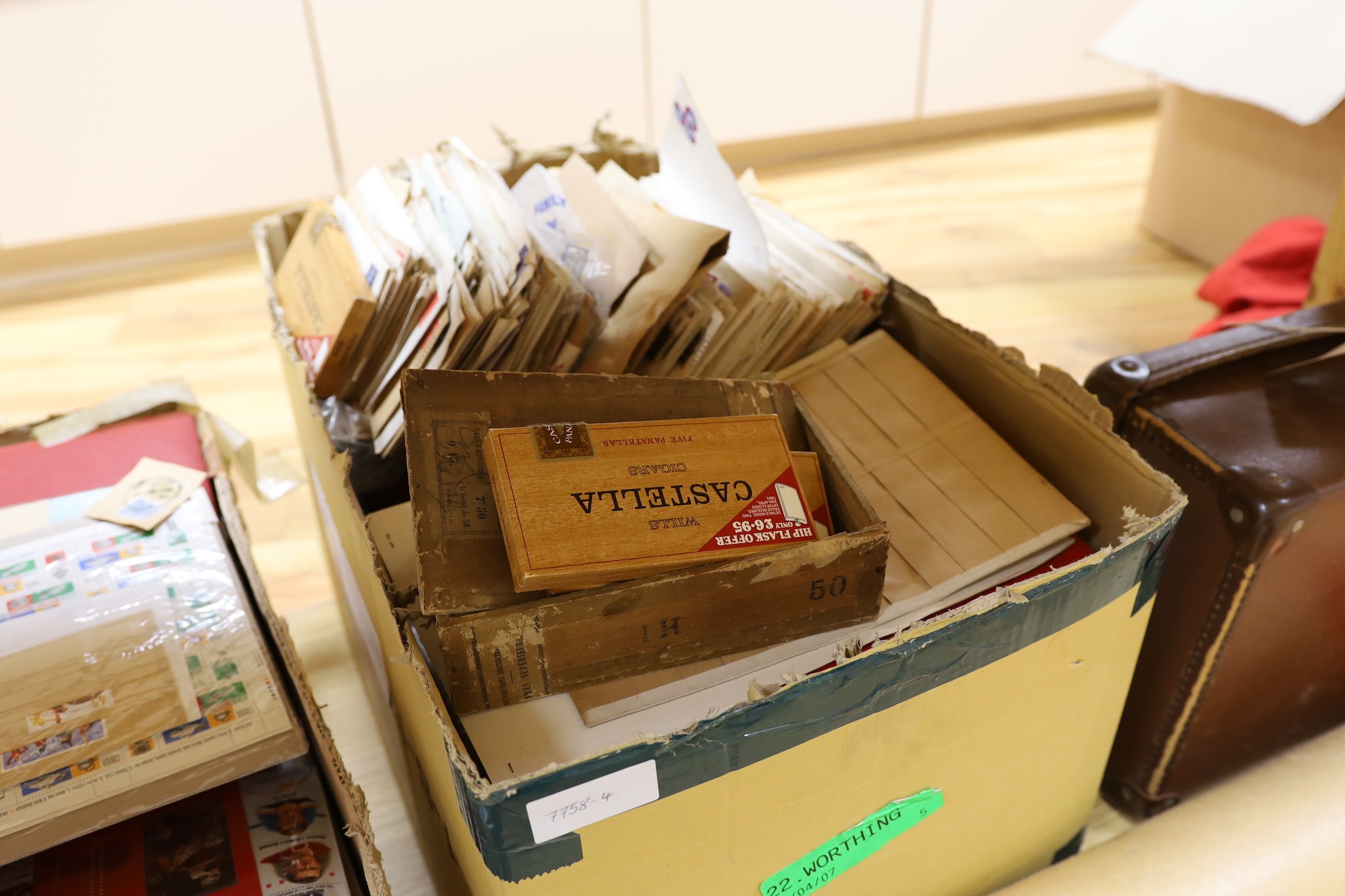 A quantity of stamps in albums, to include New Zealand etc.